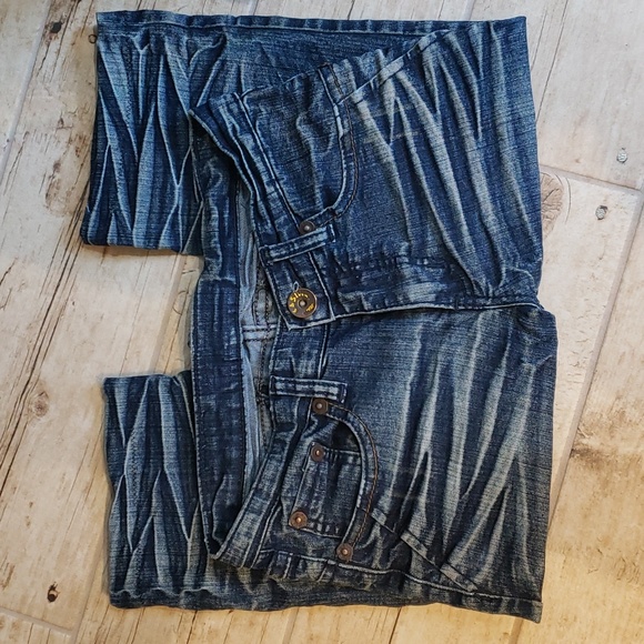 Capris - Picture 3 of 5